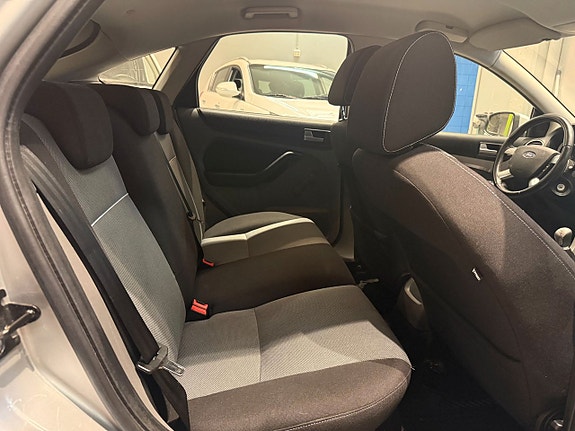 Ford Focus 11 of 12