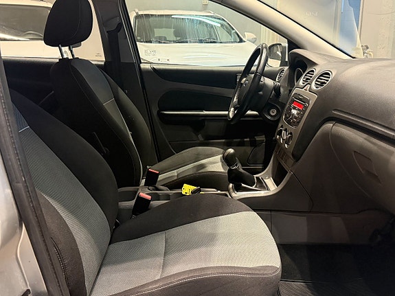 Ford Focus 10 of 12
