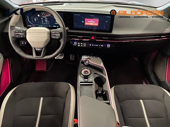 Kia EV6 7 of 16