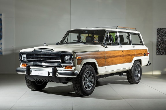 Jeep Grand Wagoneer