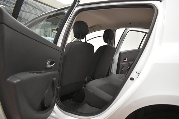 Renault Clio 13 of 19