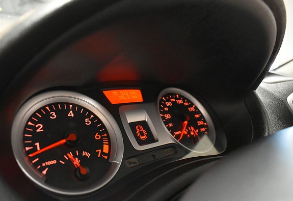 Renault Clio 19 of 19