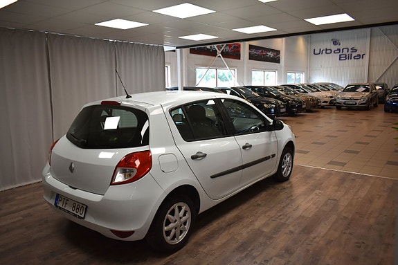 Renault Clio 6 of 19
