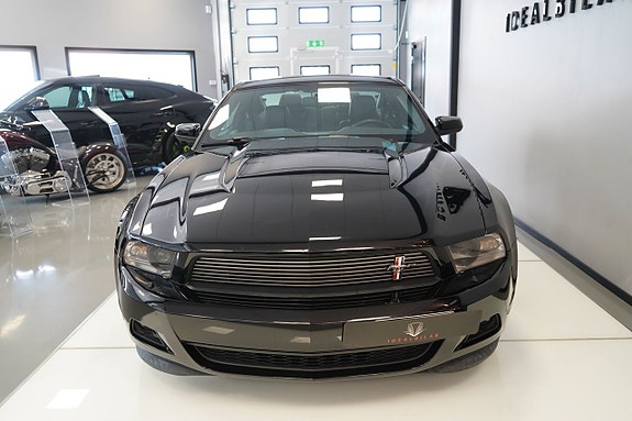 Ford Mustang 5 of 5