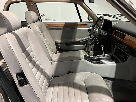Jaguar XJS 12 of 15