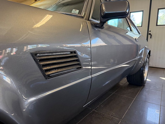 De Tomaso Pantera 18 of 30