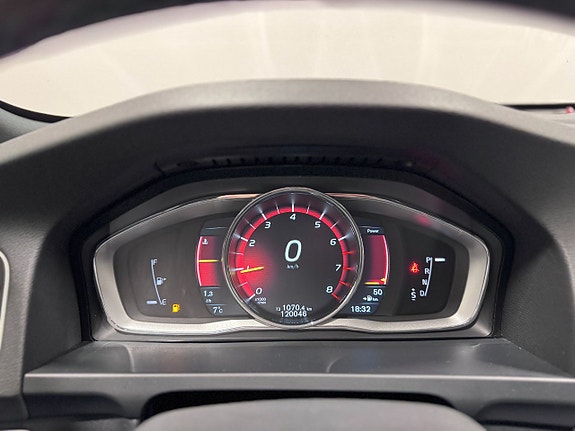 Volvo S60 4 of 5