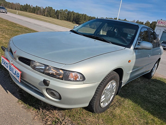 Mitsubishi Galant 2 of 5