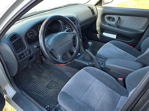 Mitsubishi Galant 7 of 15