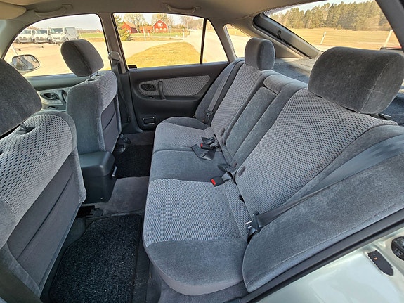 Mitsubishi Galant 10 of 15