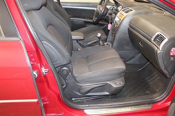 Peugeot 407 9 of 16