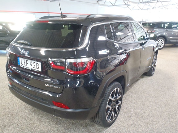 Jeep Compass 4 of 17