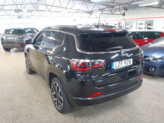 Jeep Compass 3 of 17