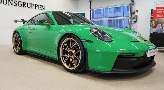 Porsche 911 8 of 27
