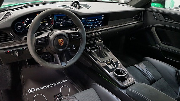 Porsche 911 16 of 27