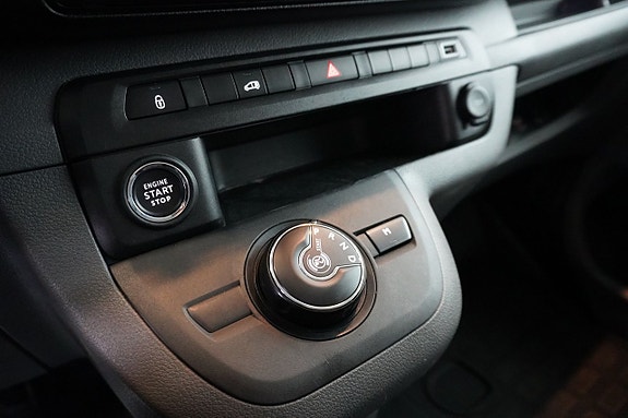 Opel Vivaro 12 of 14