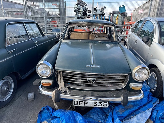 Peugeot 404 4 of 5