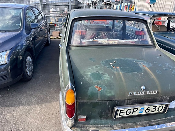 Peugeot 404 8 of 30