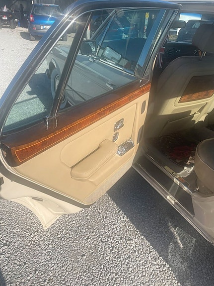 Rolls Royce Silver Spur 4 of 5