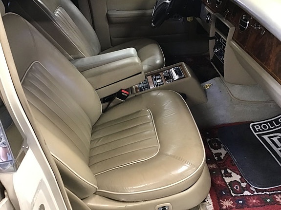 Rolls Royce Silver Spur 23 of 30