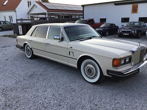 Rolls Royce Silver Spur 28 of 30