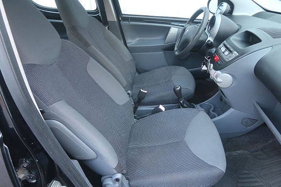 Peugeot 107 8 of 13
