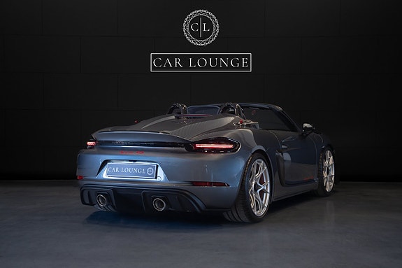 Porsche 718 Spyder RS 5 of 5