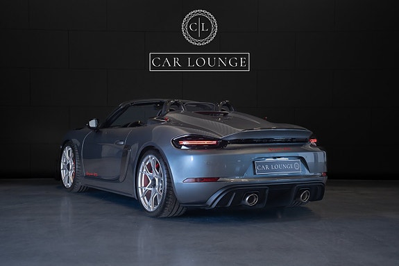 Porsche 718 Spyder RS 8 of 29