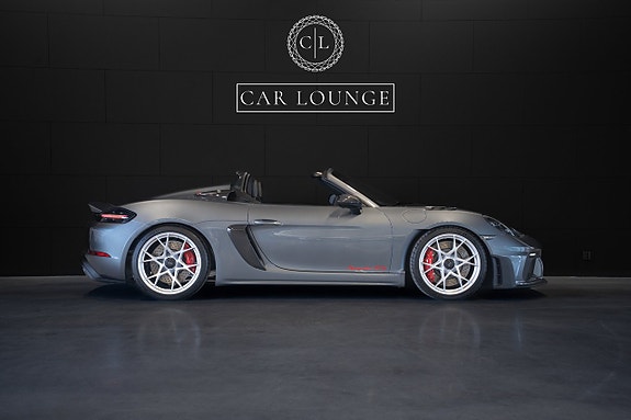 Porsche 718 Spyder RS 4 of 5