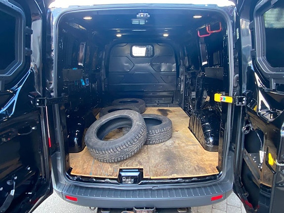 Ford Transit Custom 7 of 11