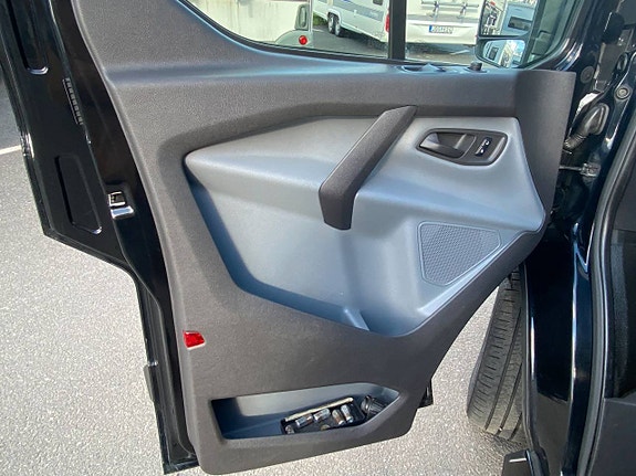 Ford Transit Custom 11 of 11