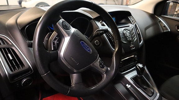 Ford Focus 9 of 12