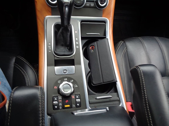 Land Rover Range Rover Sport 12 of 12