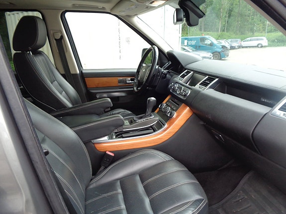 Land Rover Range Rover Sport 7 of 12