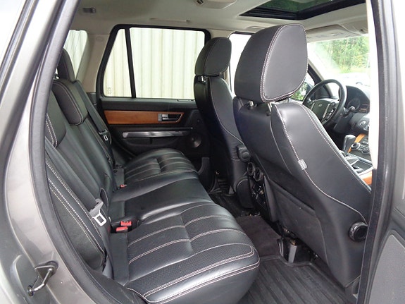 Land Rover Range Rover Sport 8 of 12