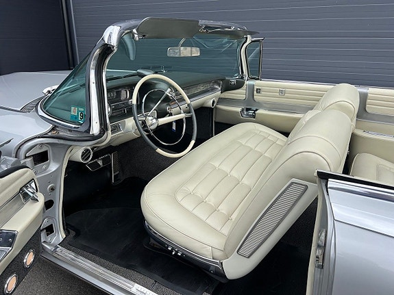 Cadillac Eldorado Biarritz 16 of 27