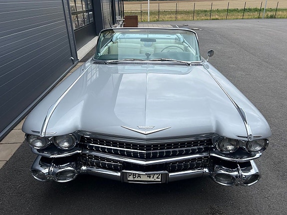 Cadillac Eldorado Biarritz 2 of 5