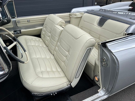 Cadillac Eldorado Biarritz 18 of 27