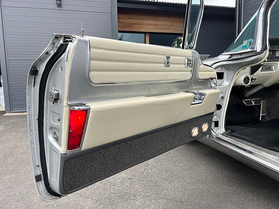 Cadillac Eldorado Biarritz 17 of 27