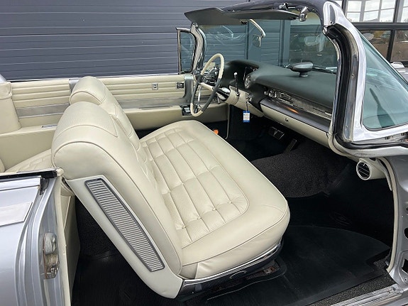 Cadillac Eldorado Biarritz 24 of 27
