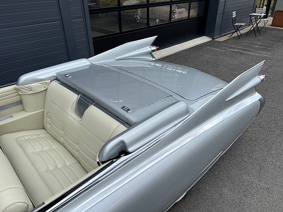 Cadillac Eldorado Biarritz 22 of 27