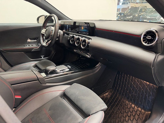 Mercedes-Benz A180 11 of 21
