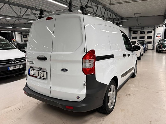 Ford Transit Courier 13 of 26