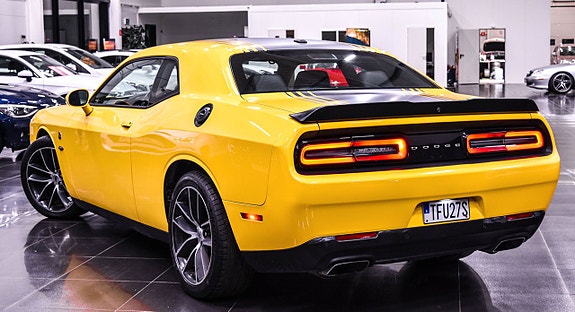 Dodge Challenger 16 of 22