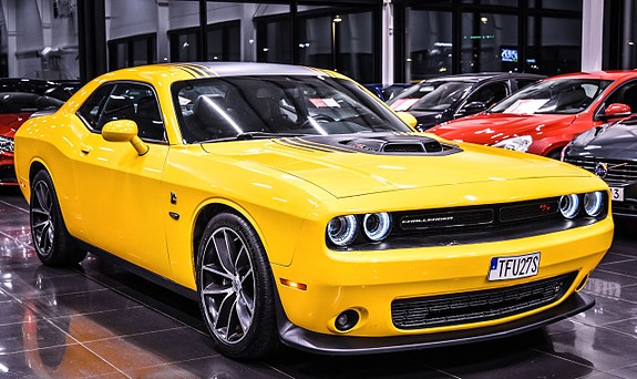 Dodge Challenger 5 of 5