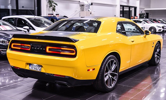 Dodge Challenger 7 of 22