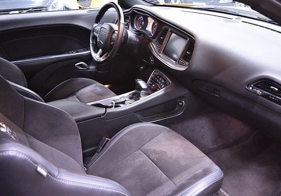 Dodge Challenger 19 of 22