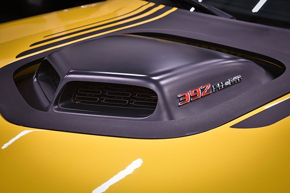 Dodge Challenger 3 of 5
