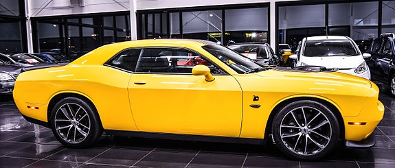 Dodge Challenger 6 of 22