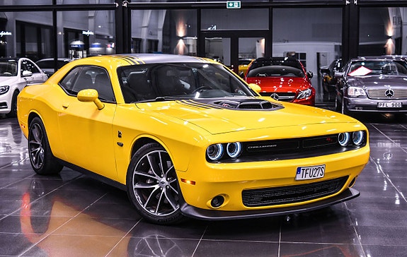 Dodge Challenger 15 of 22